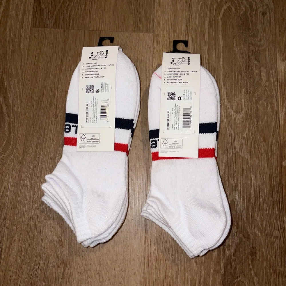 2 Levi’s Low Cut White Socks 3 Pack Men’s Size 6-12 New (6 Socks Total)